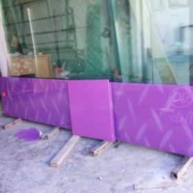  KÍNH CƯỜNG LỰC-KÍNH  MÁU ỐP TƯỜNG CAO CẤP-THI CÔNG KÍNH CƯỜNG LỰC GIÁ RẺ